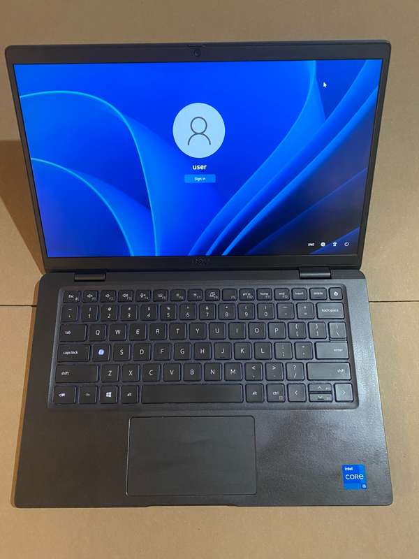 Dell Latitude 7320 13.3-inch Core i5-1135G7  8 GB RAM 256 GB SSD Win 11 Pro 64-BIT OS